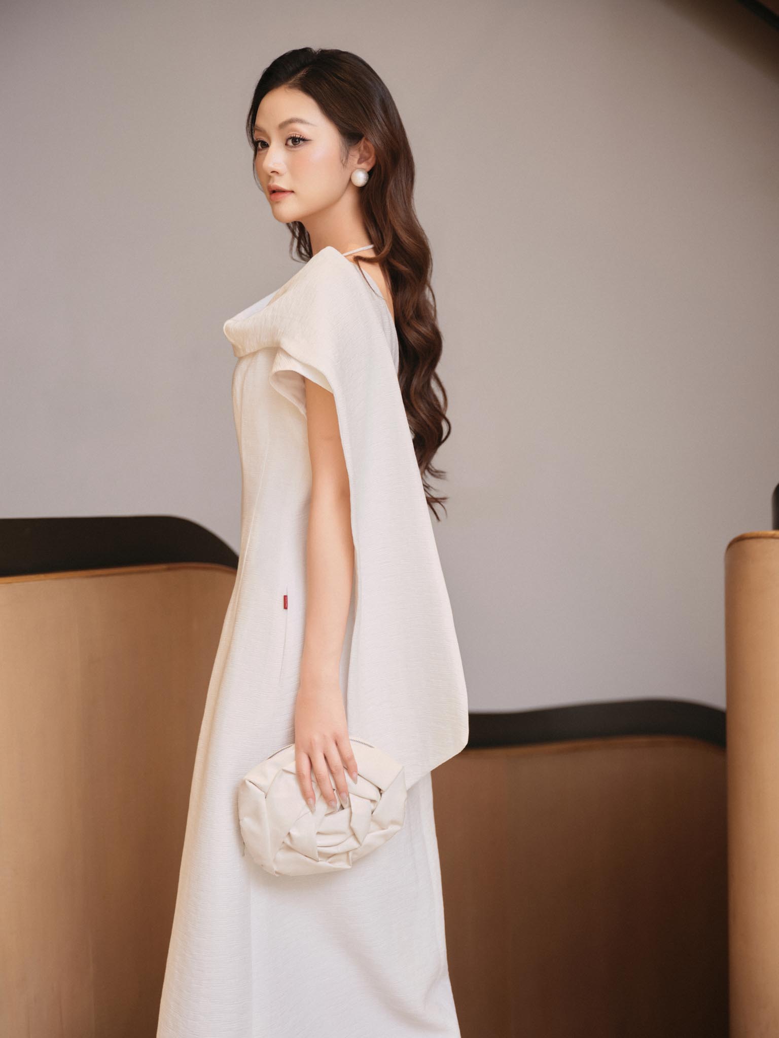 Váy cổ vạt gập vai chờm 1 bên