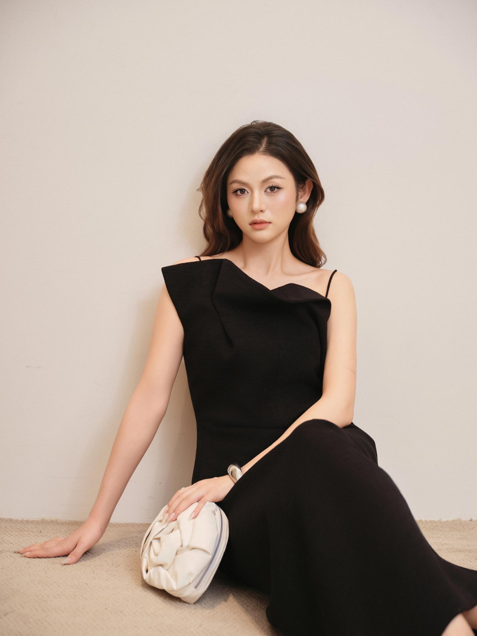 Váy 2 dây vạt lệch