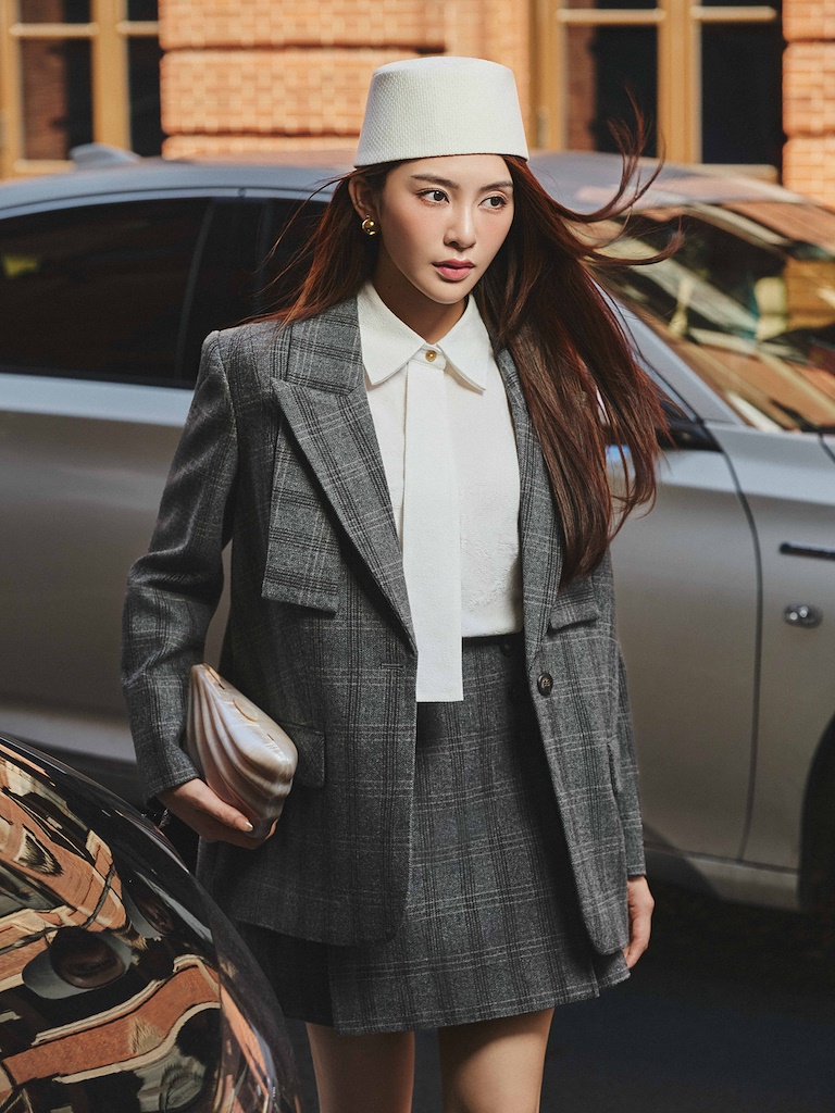 Áo vest cổ 2 ve bản to