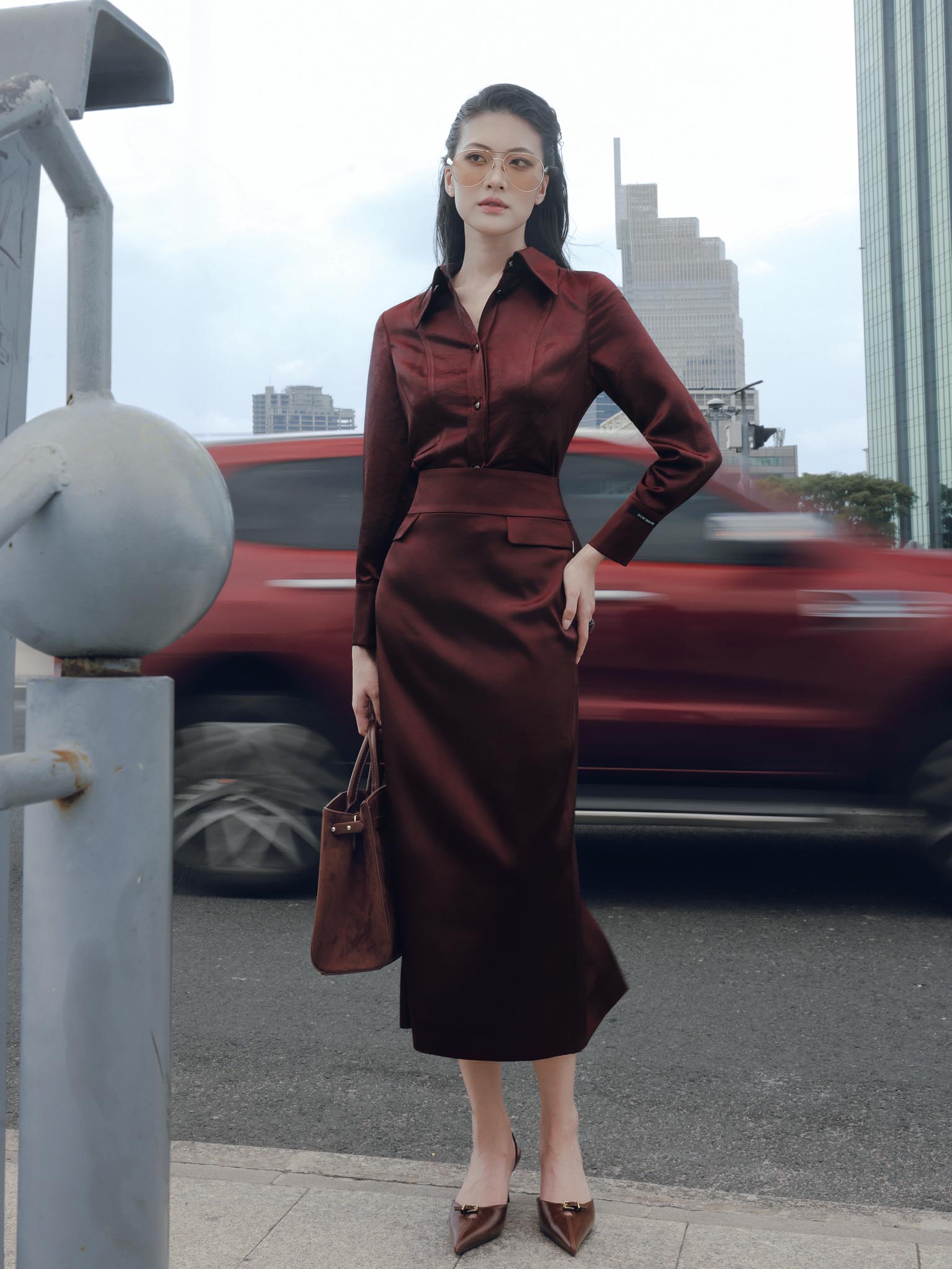 Chân váy lụa midi 2 nắp túi