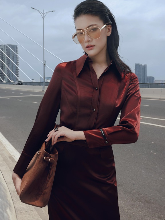 Áo sơ mi lụa cổ vạt nhọn