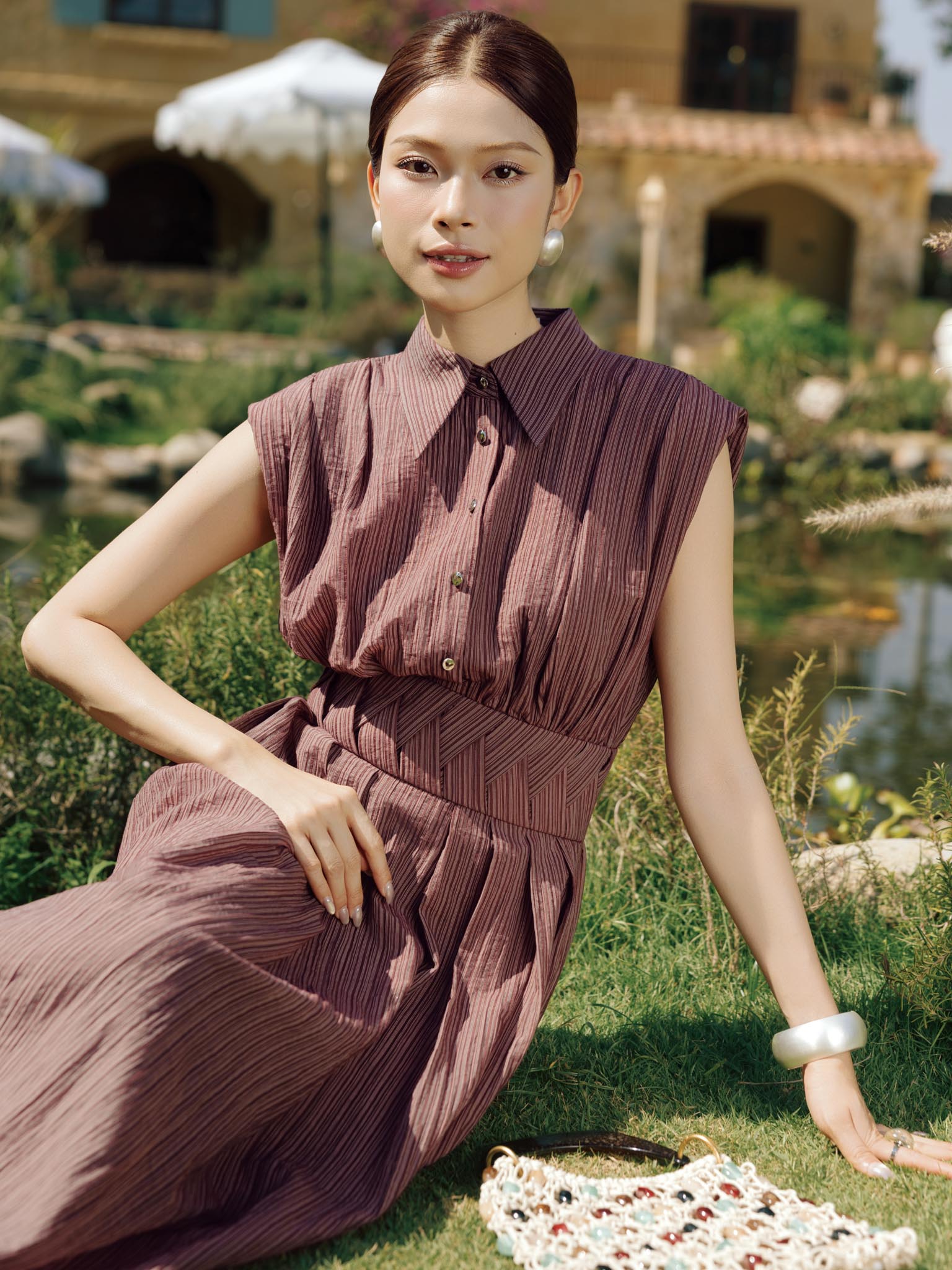 Váy kẻ vai chờm xếp ly, cạp eo bản to