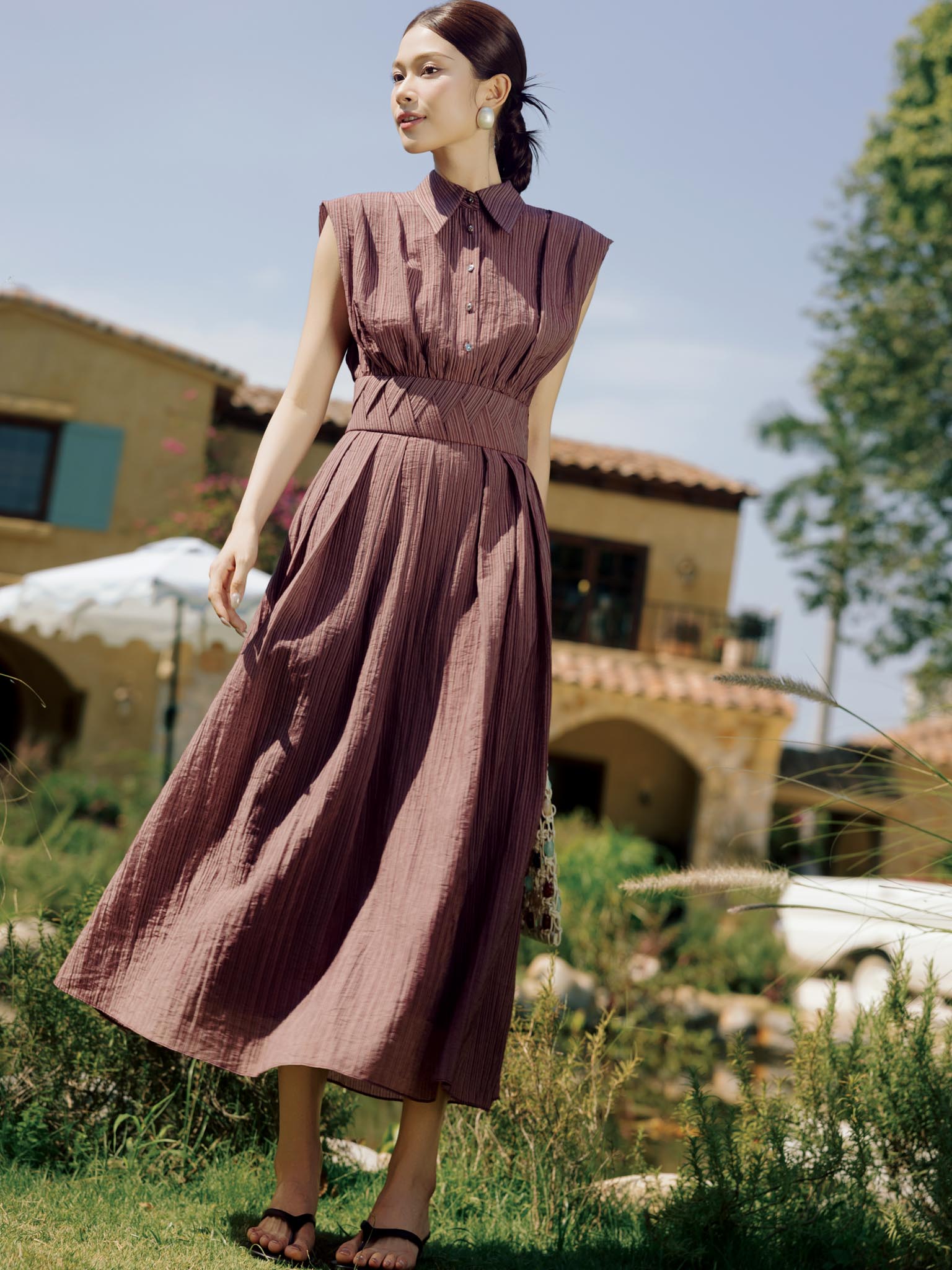 Váy kẻ vai chờm xếp ly, cạp eo bản to