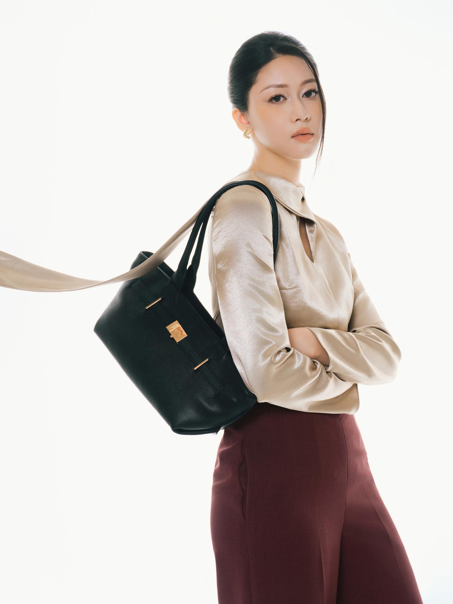 Áo sơ mi cổ khăn