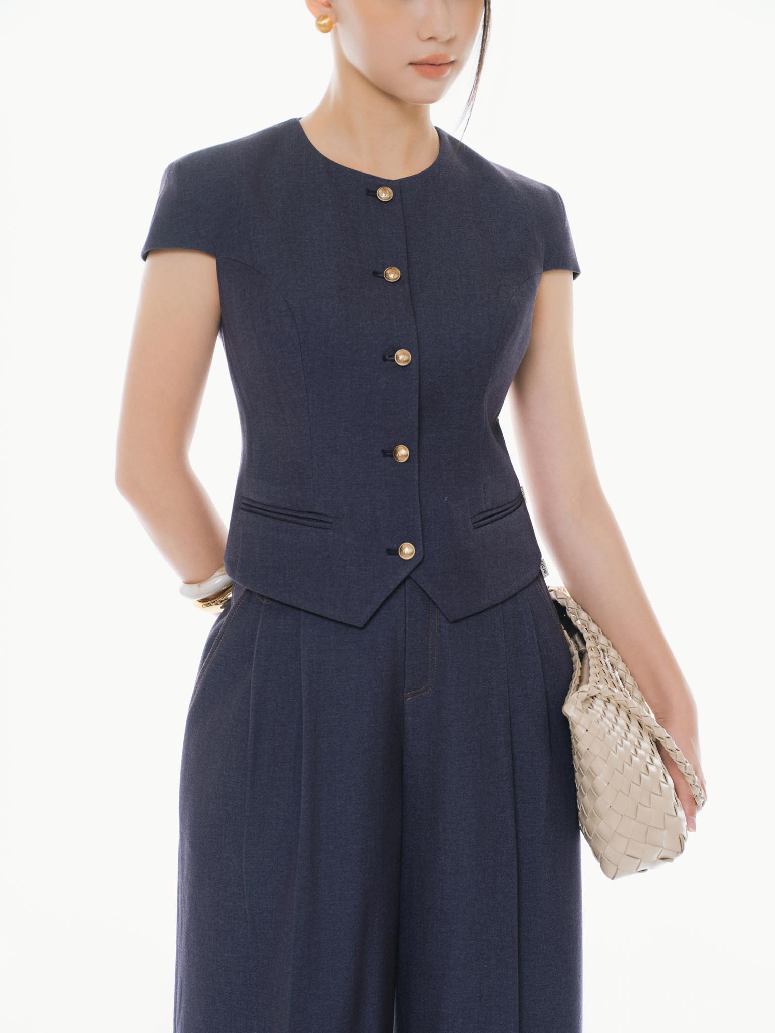 Áo ký giả cổ tròn gấu xẻ V_Q.2-979