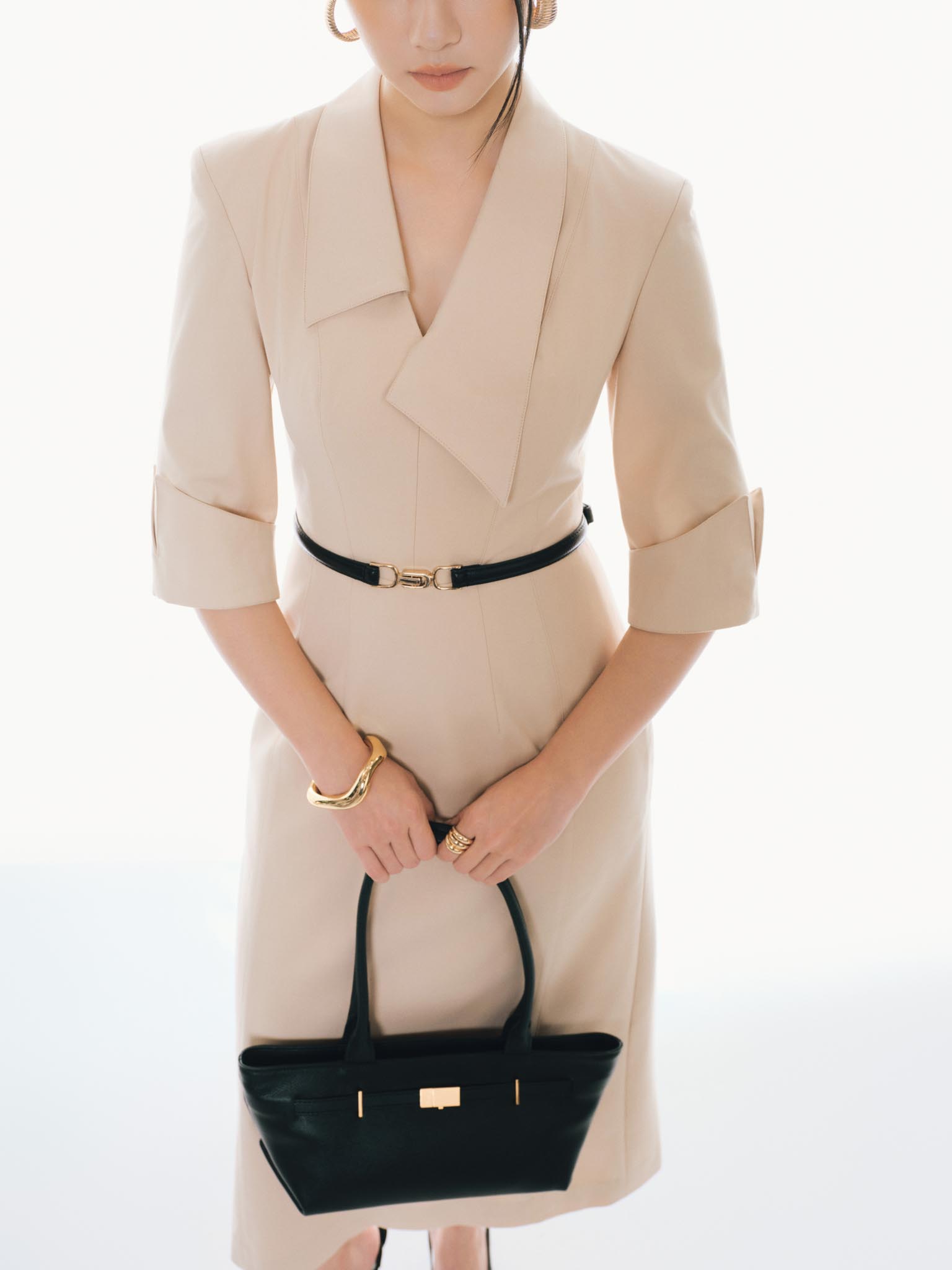 Váy basic cổ bẻ lệch măng séc tay bẻ gập cách điệu