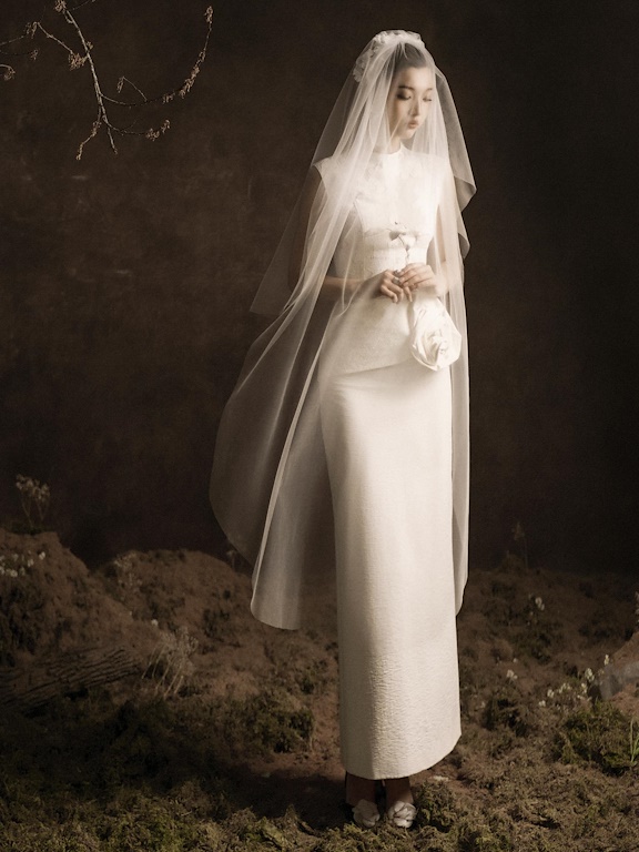 Chân váy midi hoa hồng