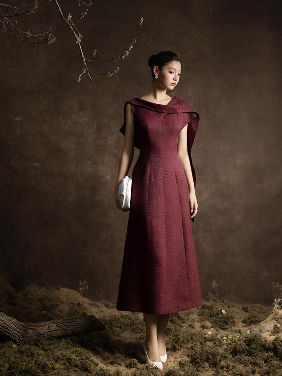 Váy cổ vạt gập vai chờm 1 bên