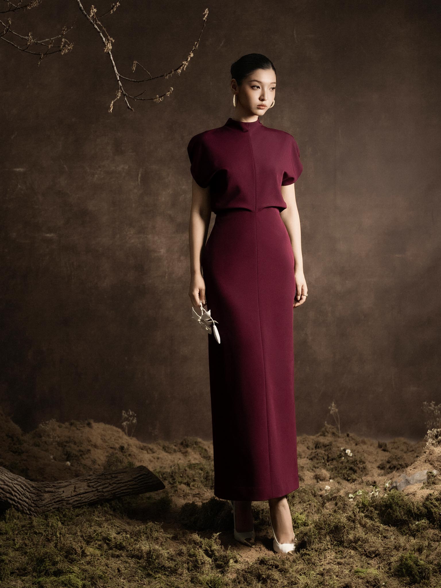 Váy cánh dơi cổ cao thân liền