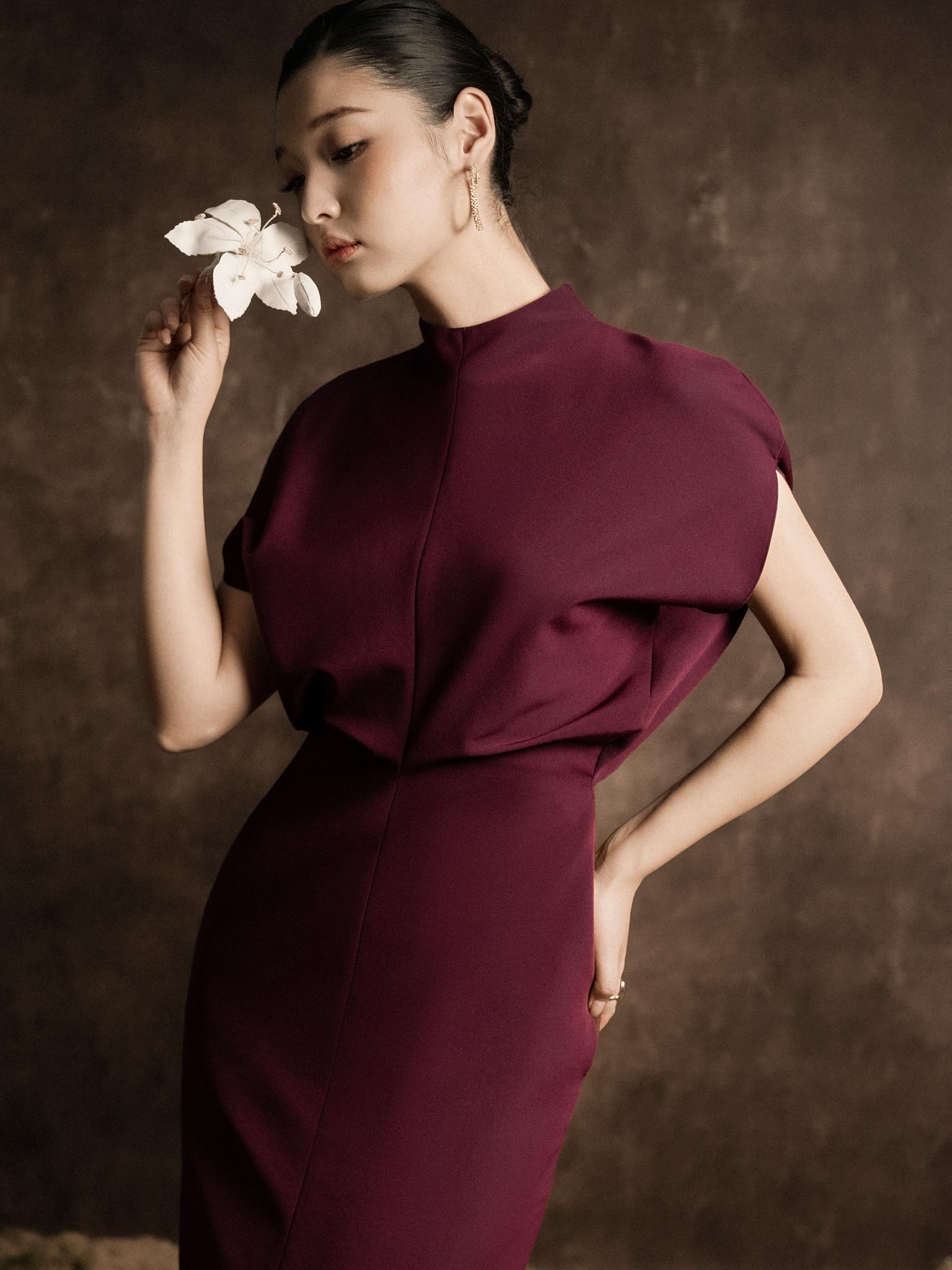 Váy cánh dơi cổ cao thân liền