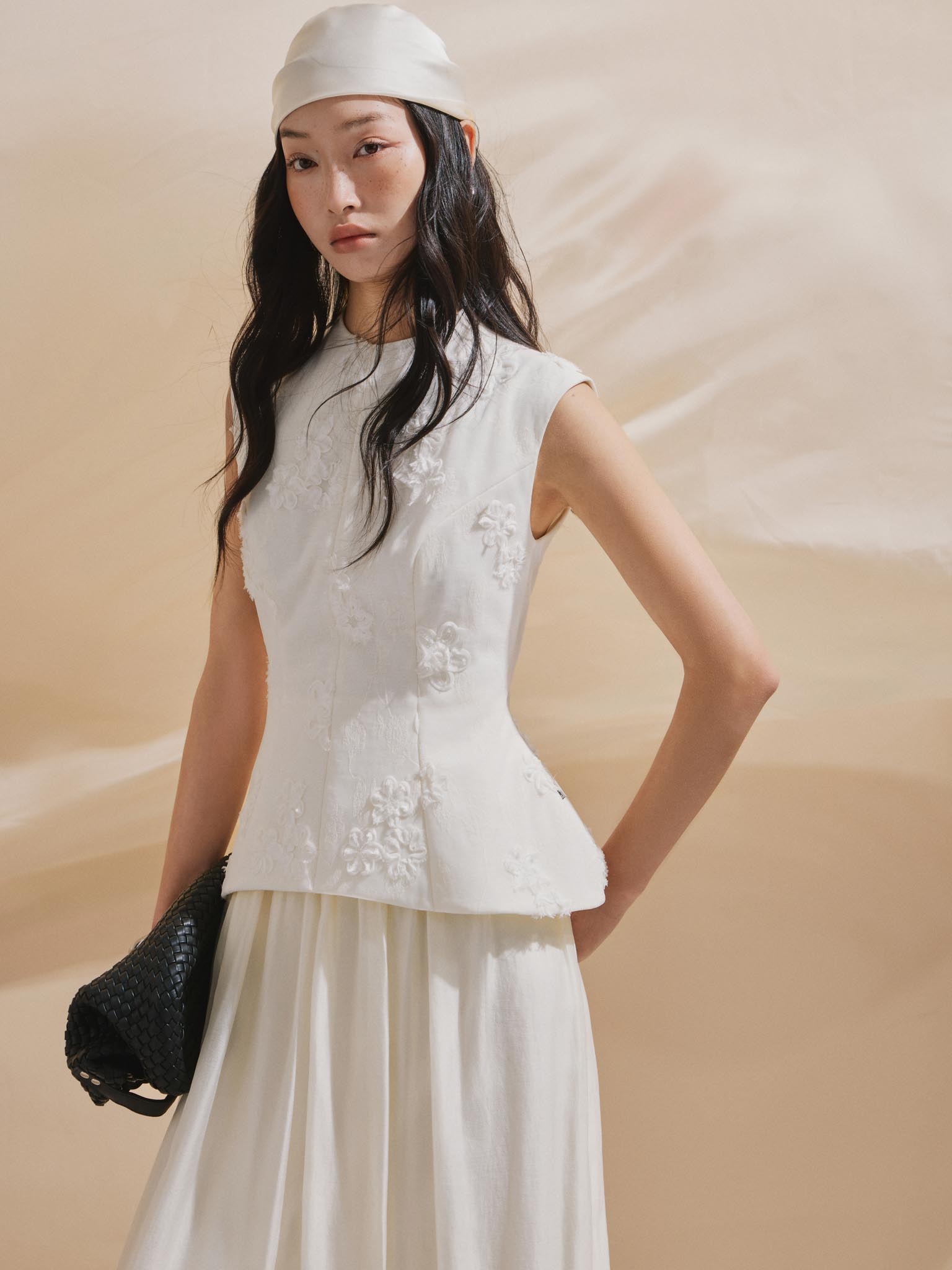 Váy peplum tơ hoa sát nách