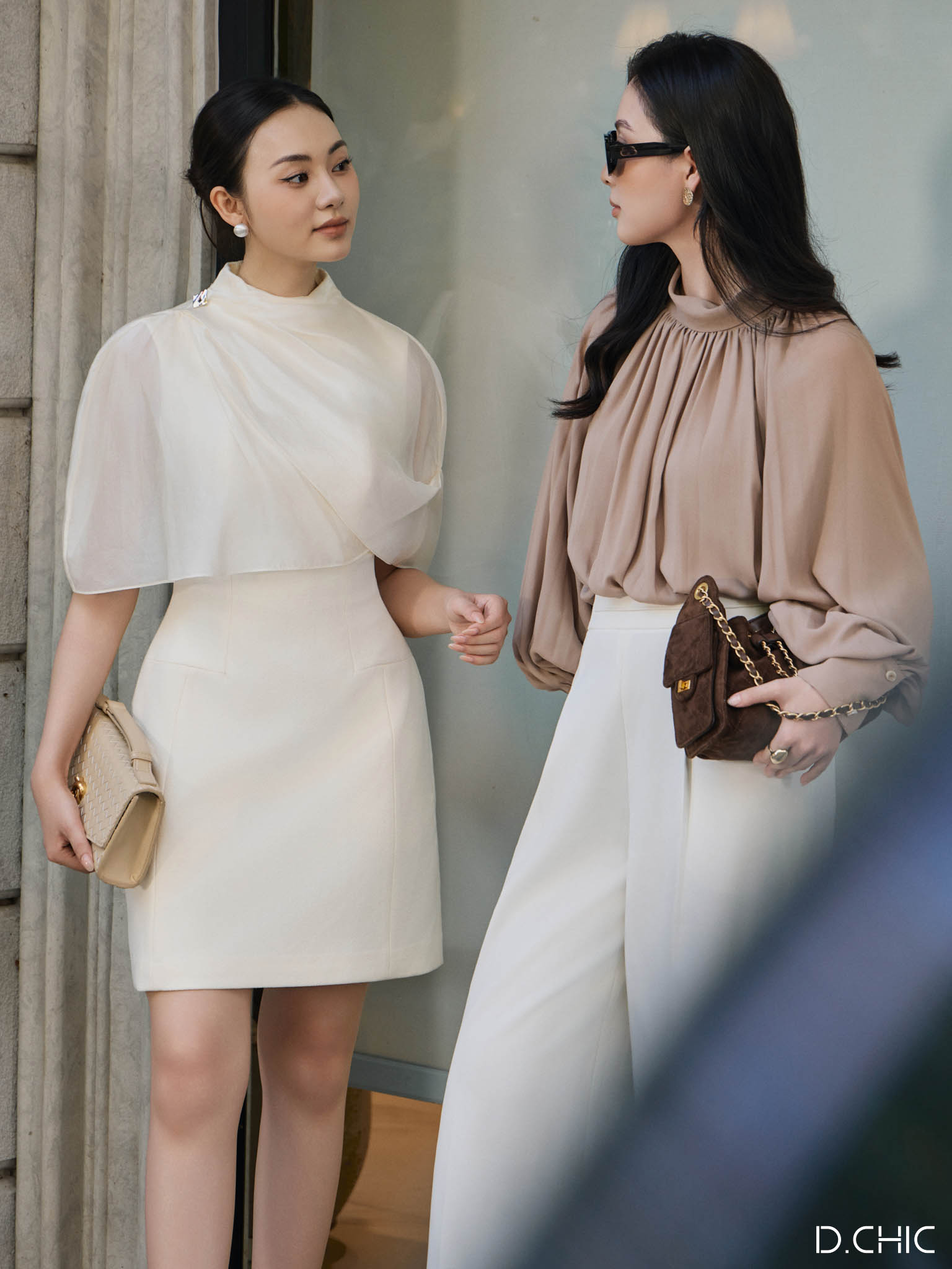 Váy ngắn chữ A choàng vai