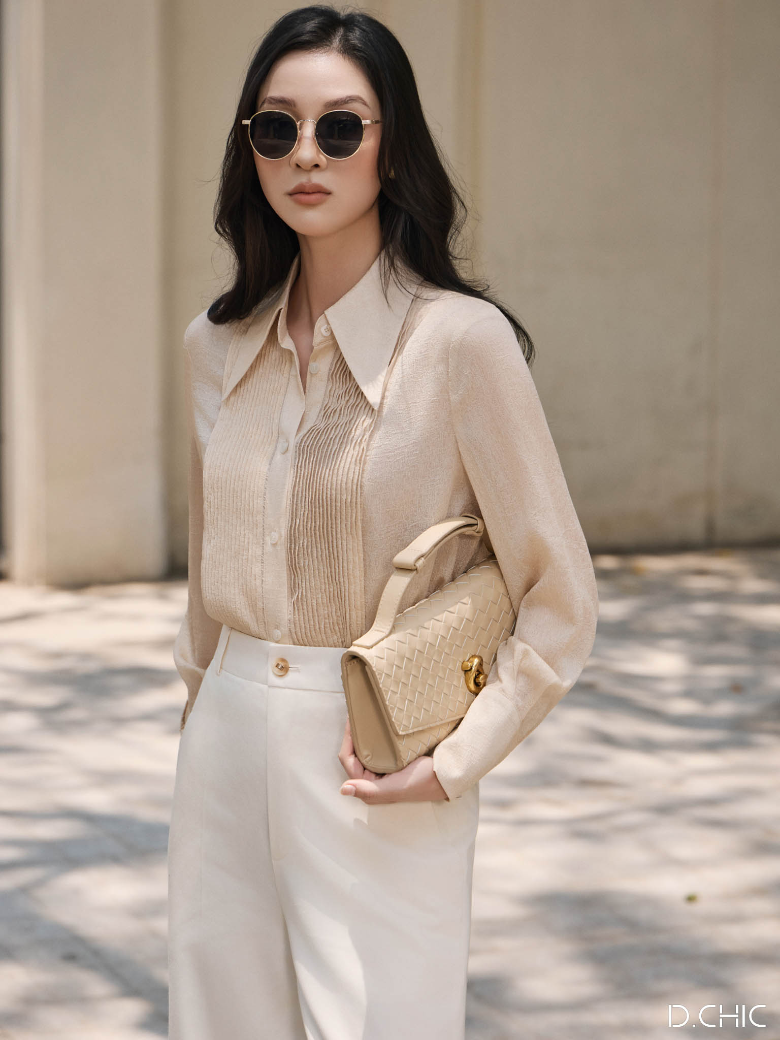 Áo sơ mi cổ nhọn mí ly thân trước