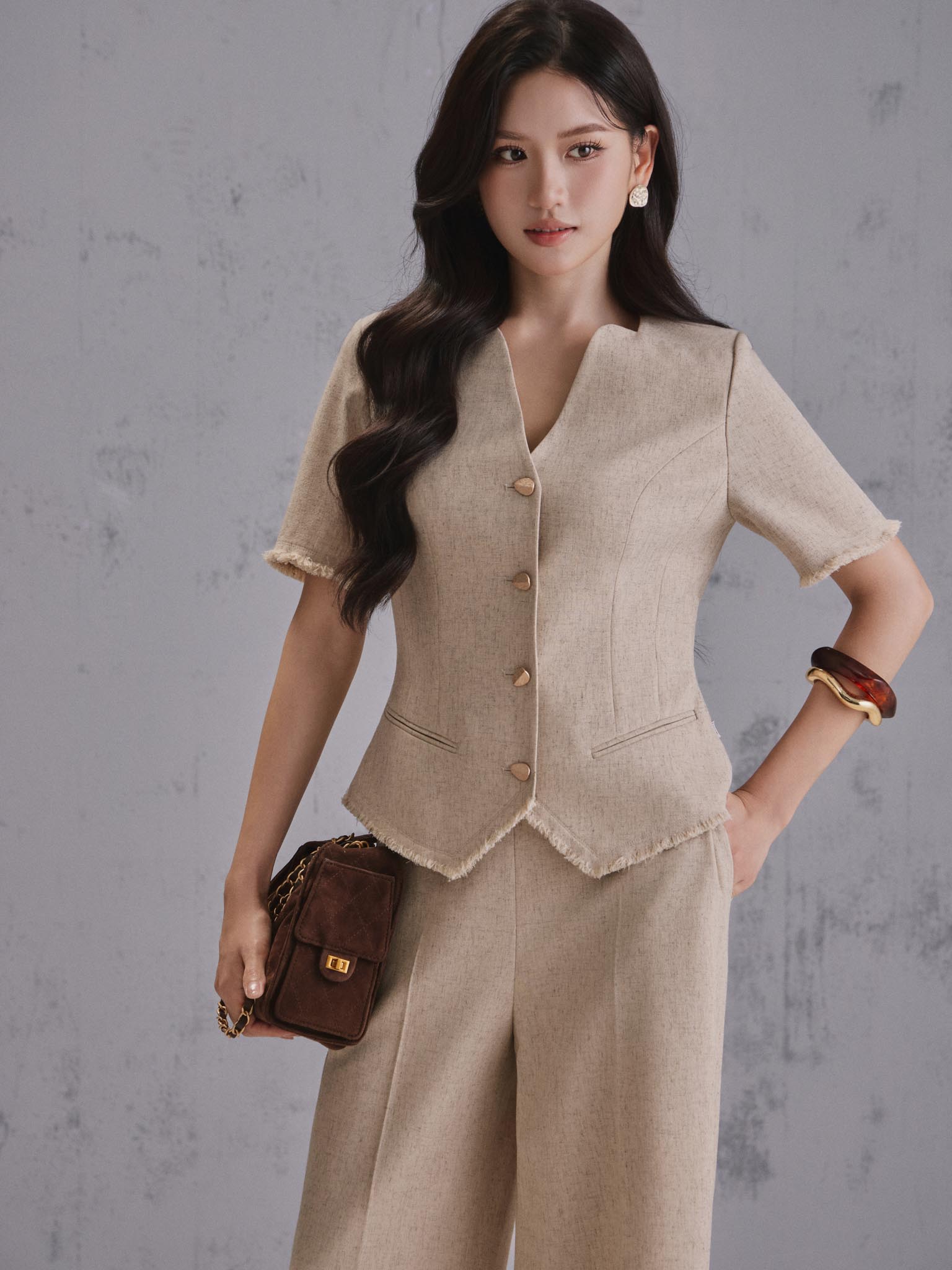 Áo ký giả xẻ V gấu tua rua_Q.2-963