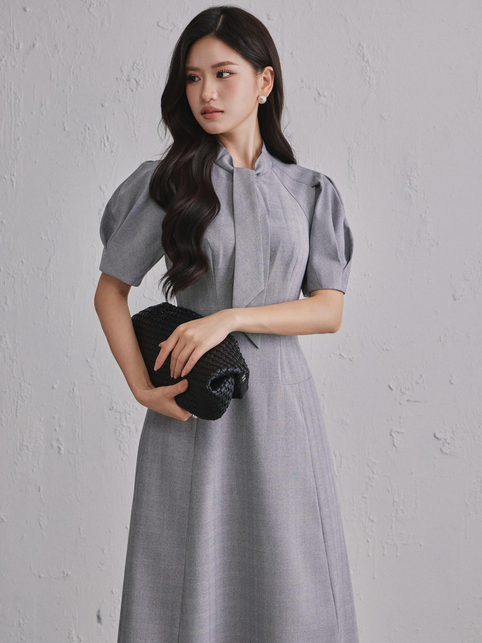 Váy bổ mảnh tay bồng cổ buộc dây
