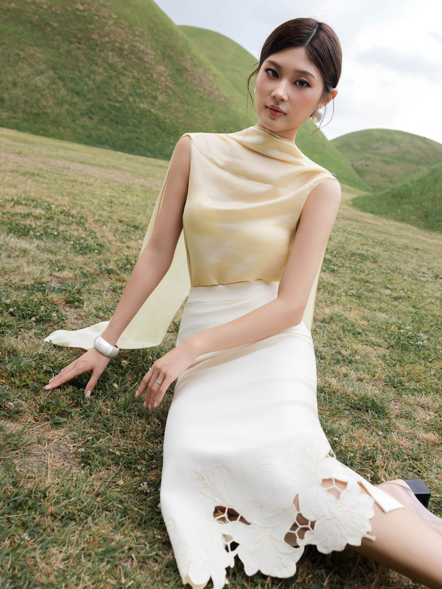 Chân váy midi chân cắt hoa laze_A.1-3375