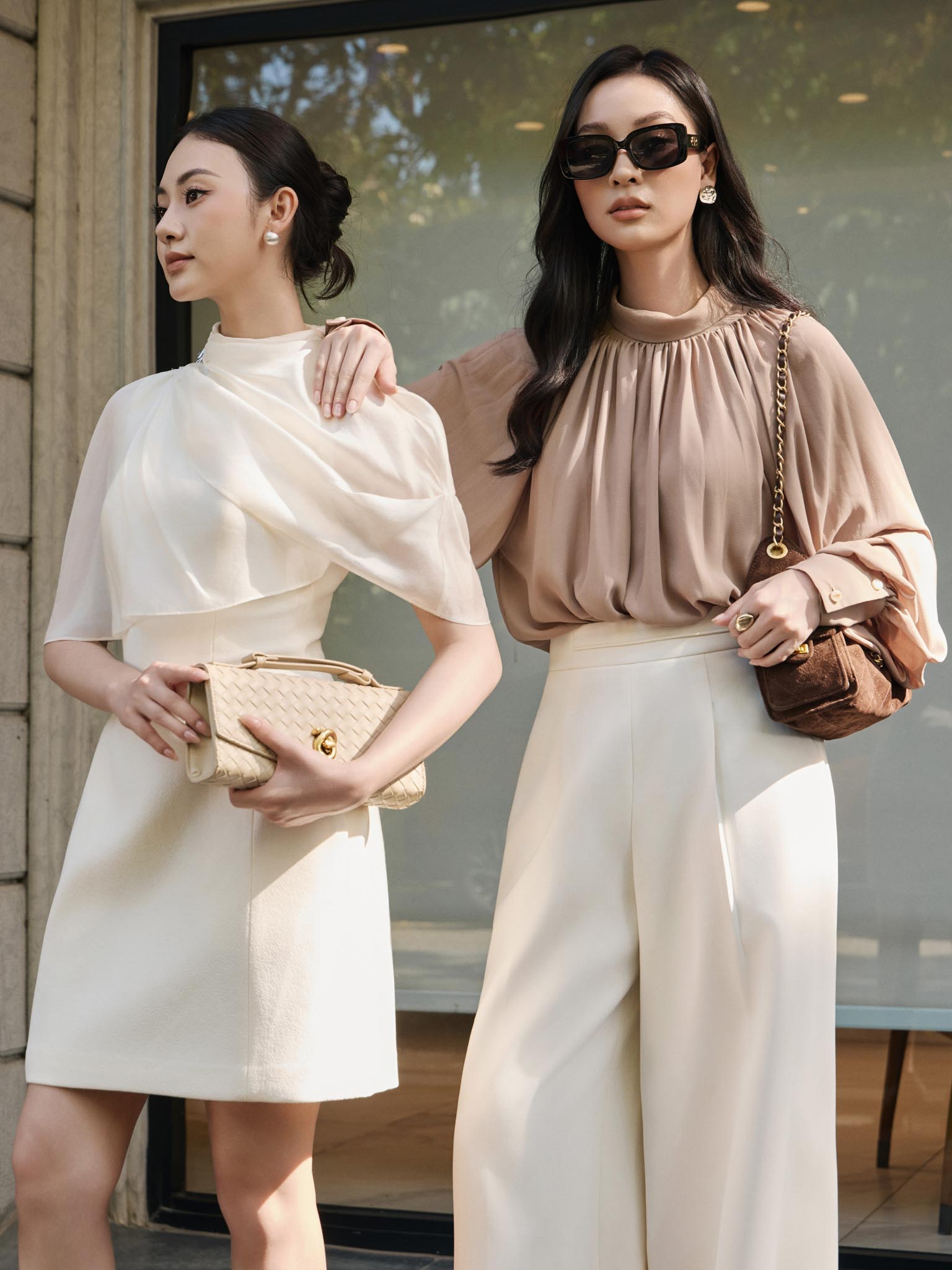 Váy ngắn chữ A choàng vai