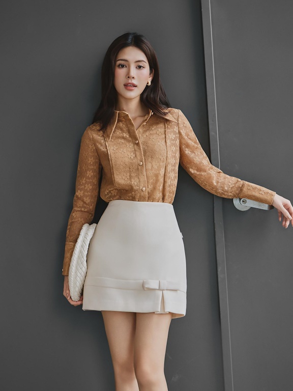 Áo sơ mi ren hoa thên trước mí ly