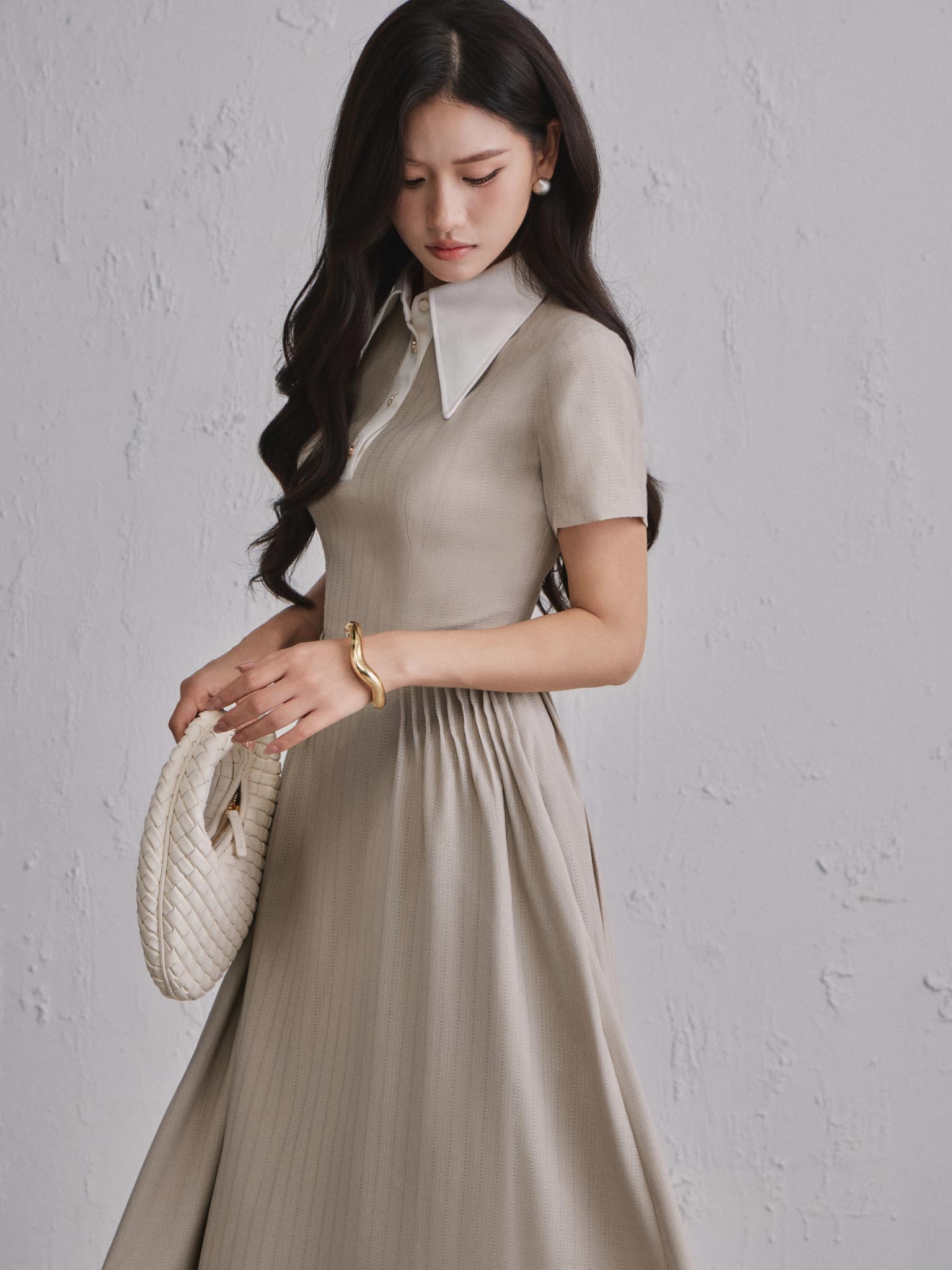 Váy xòe xếp ly 2 bên phối cổ