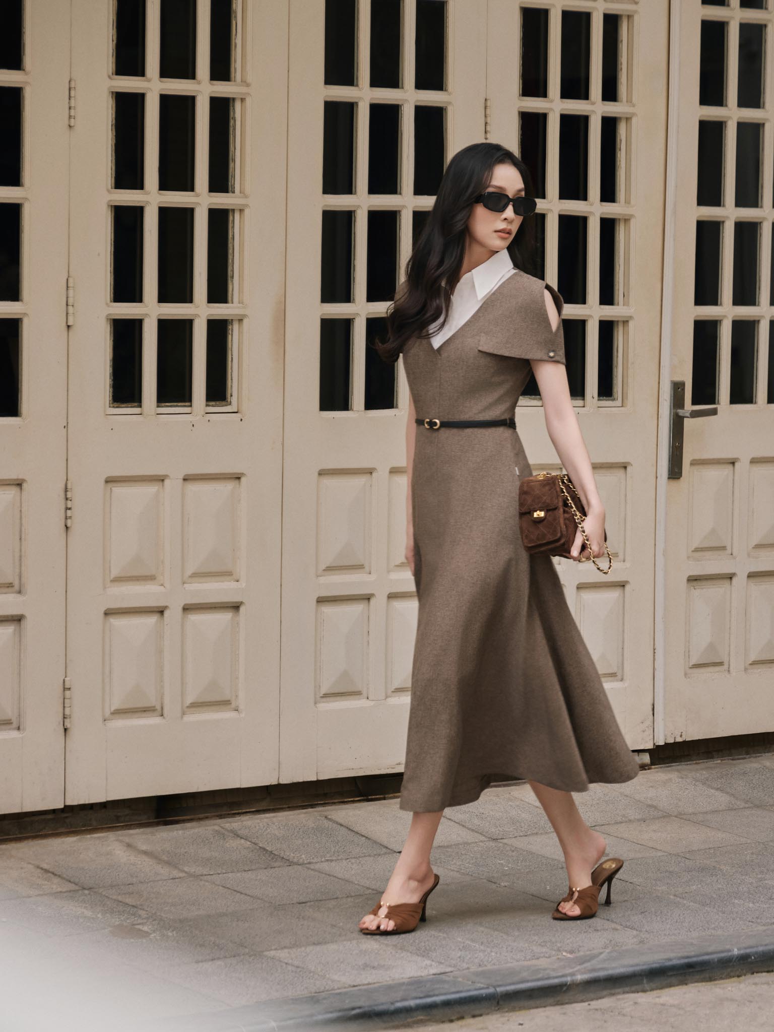 Váy tay cape phối cổ đức trắng