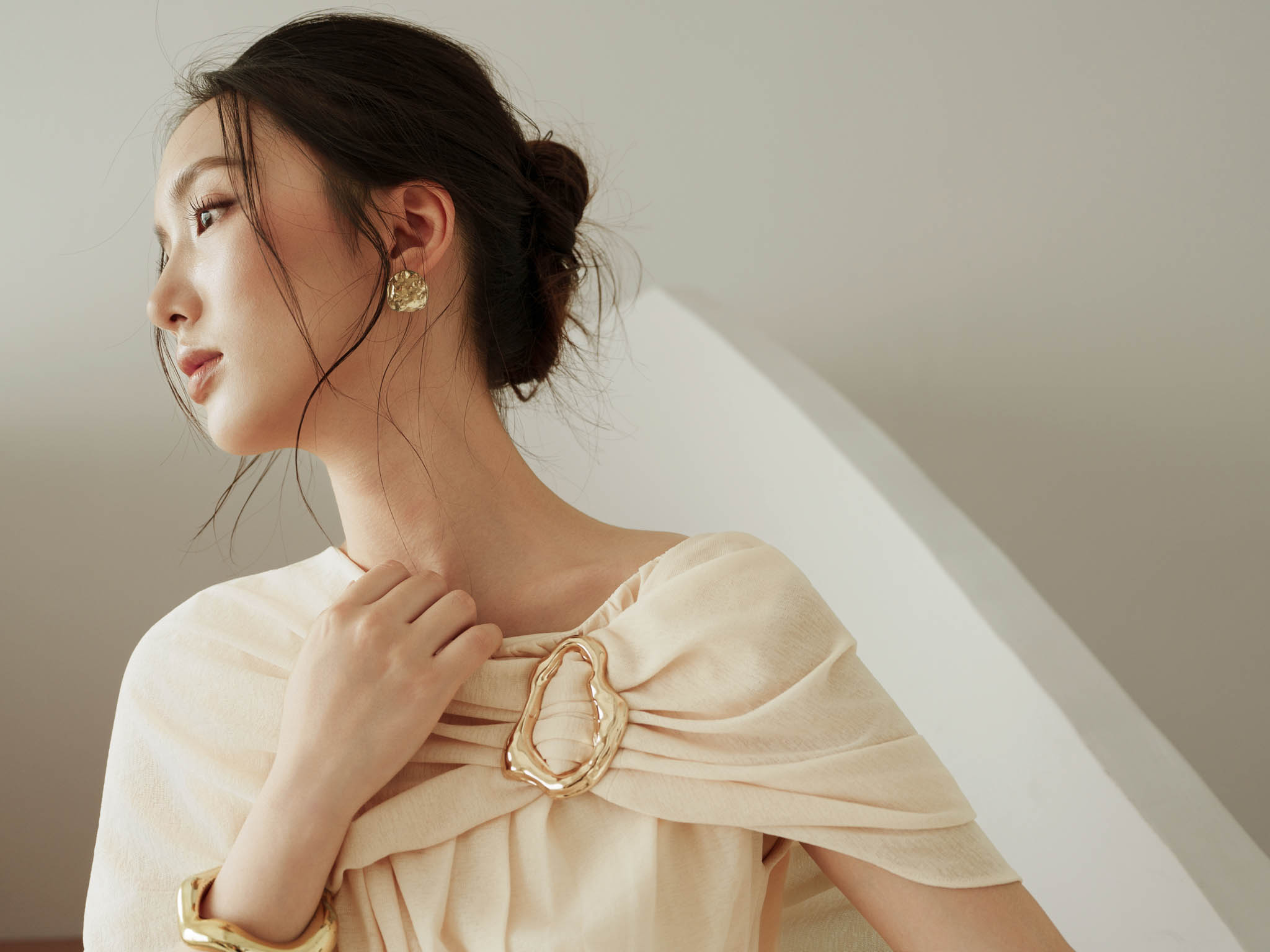 Áo thun tà phủ mí ly thân