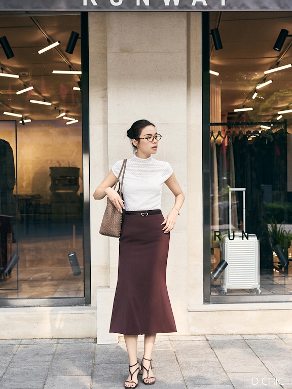 Áo ren hoa tiết cổ cao vai chờm