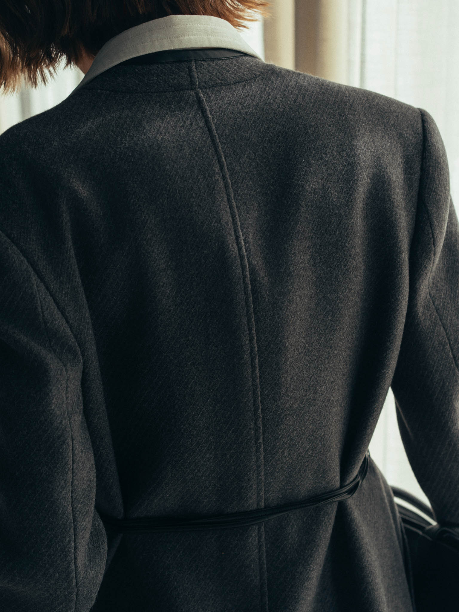 Áo trendcoat cổ chéo nẹp viền da
